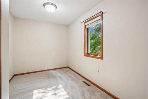1129 Hampton Court Iowa City IA 52240-2927