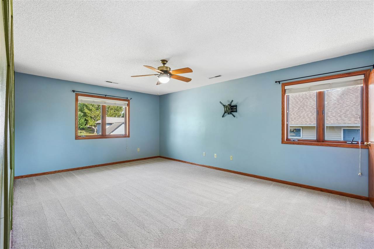 1129 Hampton Court Iowa City IA 52240-2927