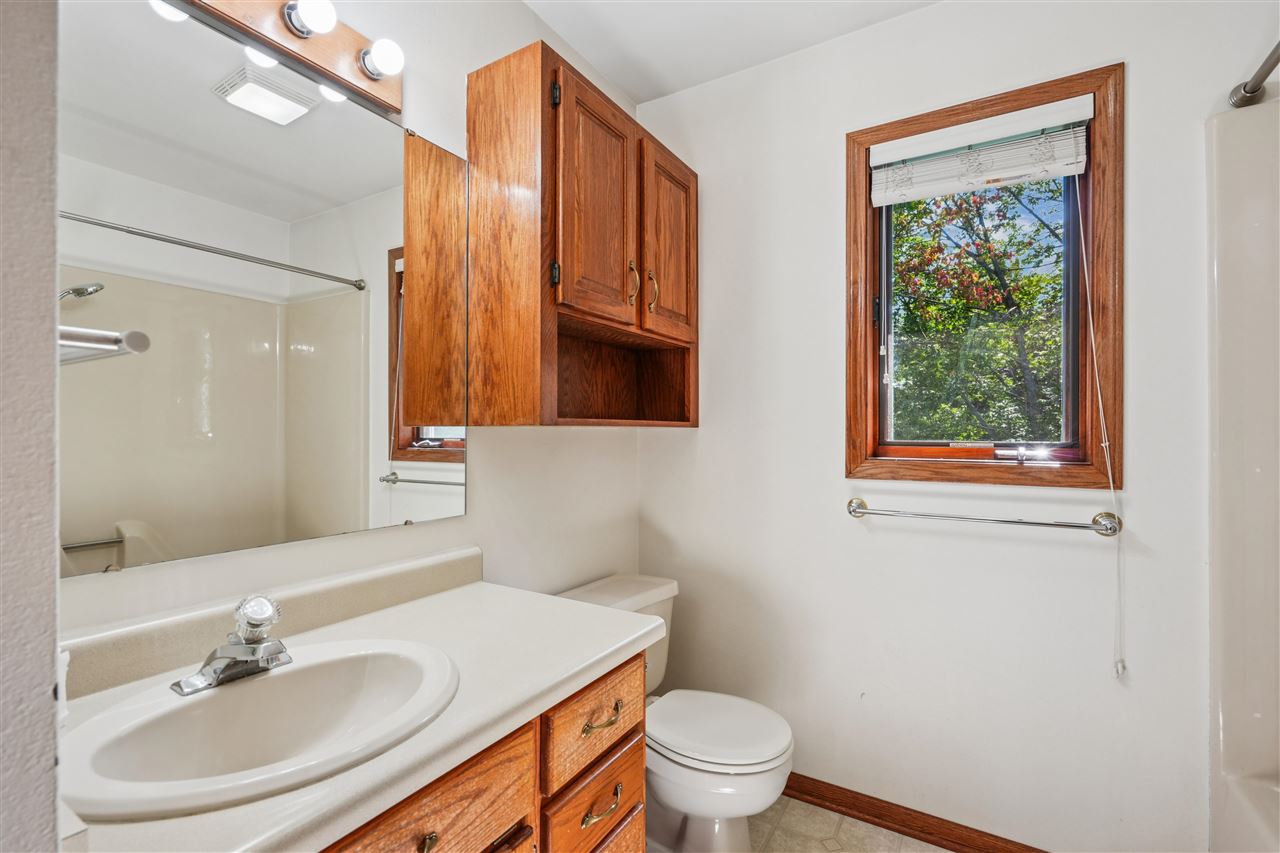 1129 Hampton Court Iowa City IA 52240-2927