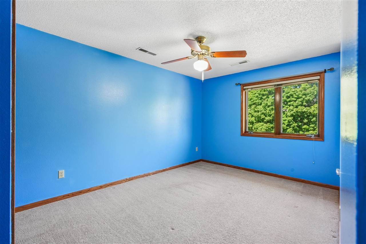 1129 Hampton Court Iowa City IA 52240-2927