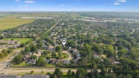 1129 Hampton Court Iowa City IA 52240-2927