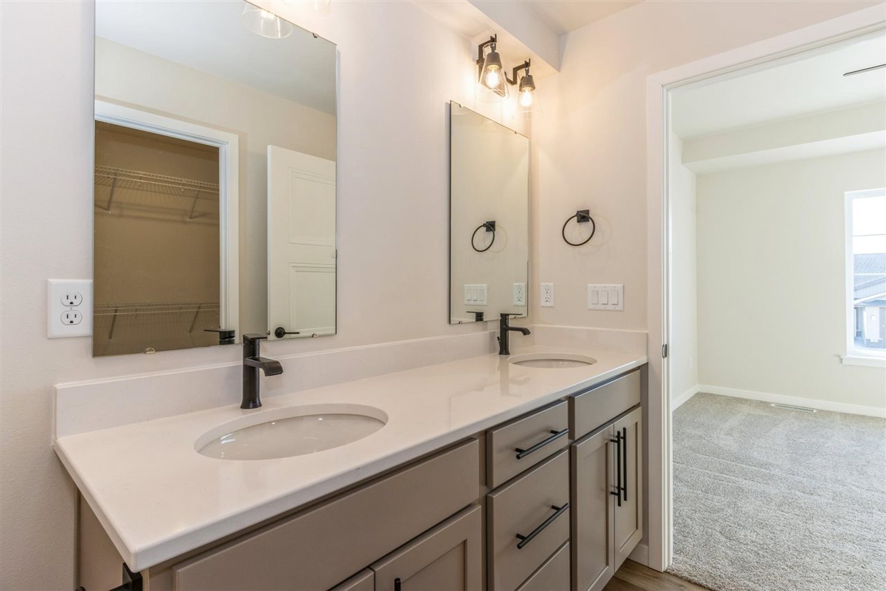 1097 Mary Lane North Liberty IA 52317