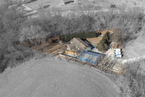 1045 Vine Avenue Riverside IA 52327