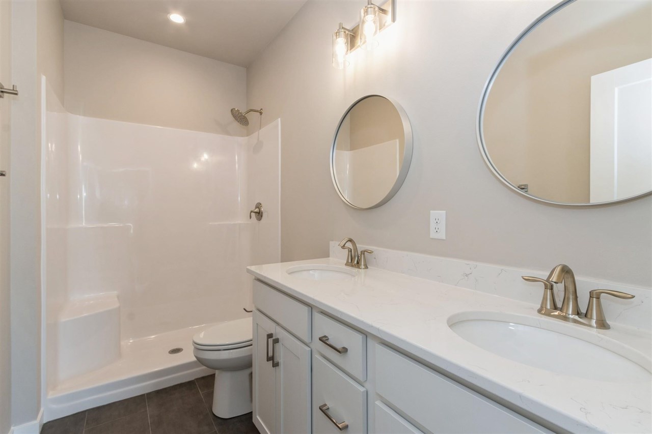 765 Chamberlin Lane North Liberty IA 52317