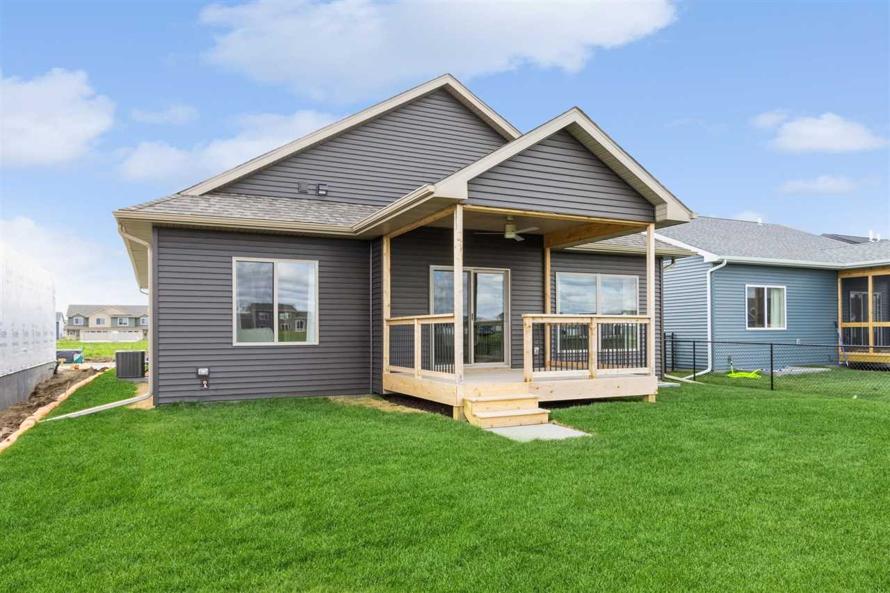 765 Chamberlin Lane North Liberty IA 52317