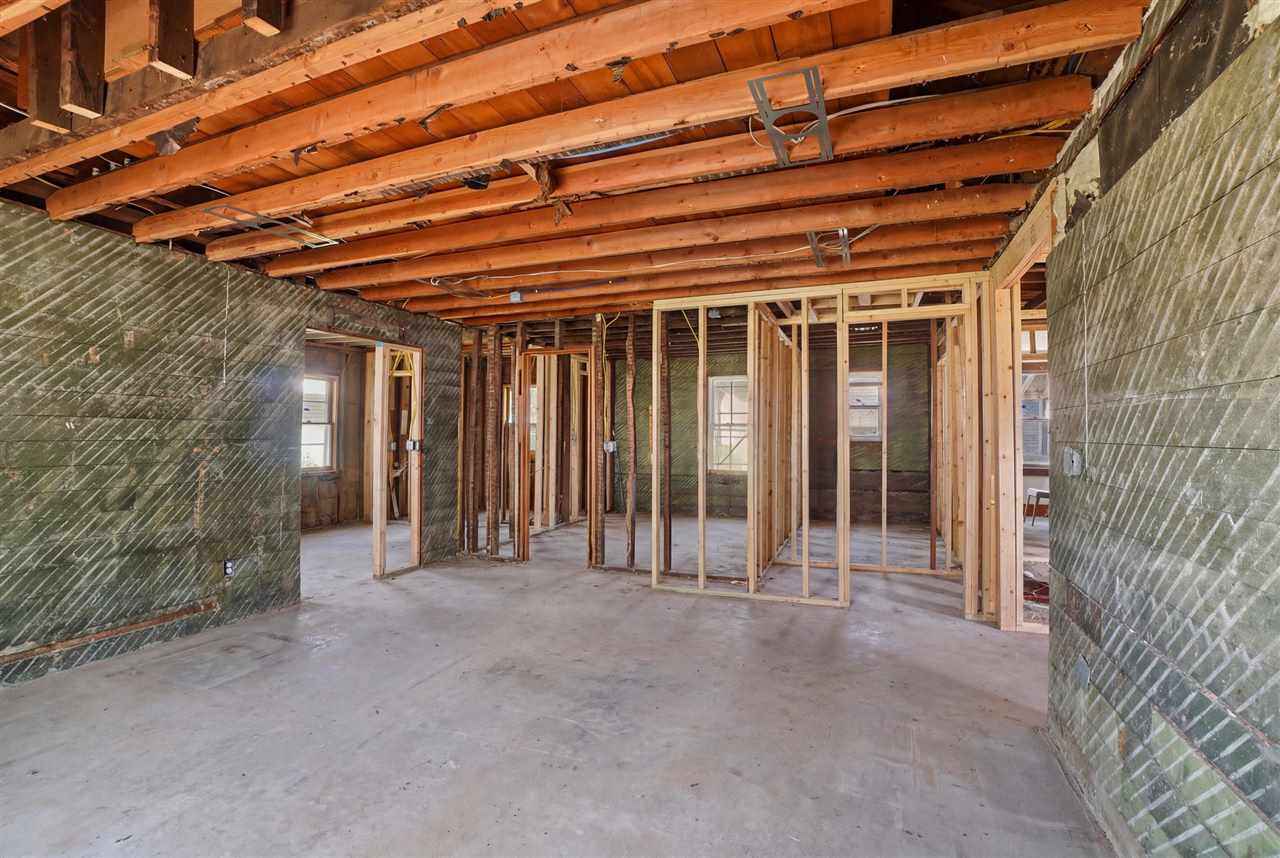 205 E Vine Street Crawfordsville IA 52621