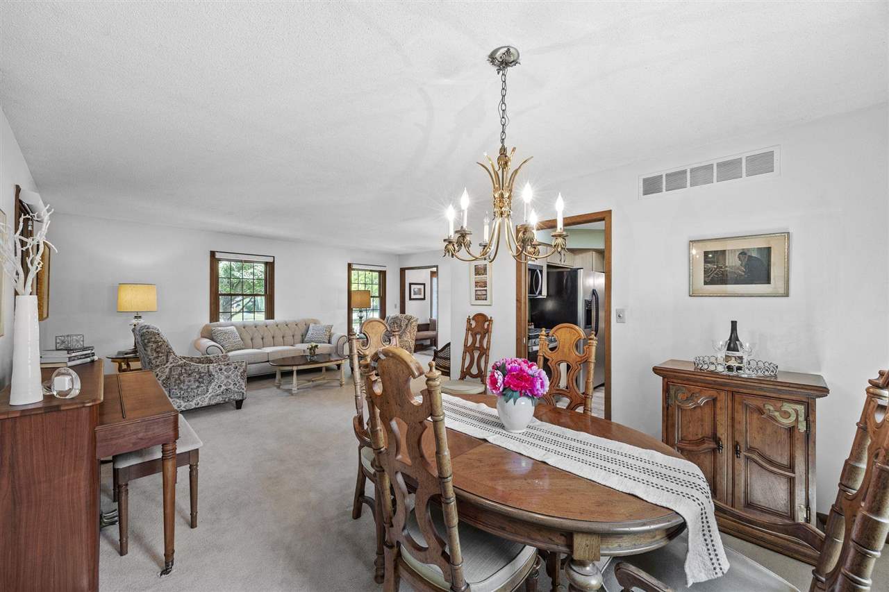 556 Mahaska Court Iowa City IA 52246