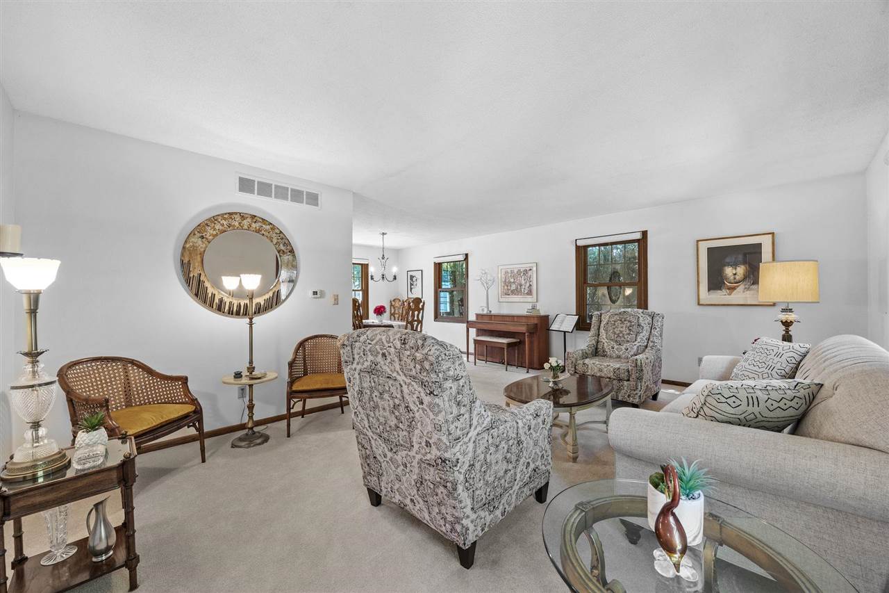 556 Mahaska Court Iowa City IA 52246