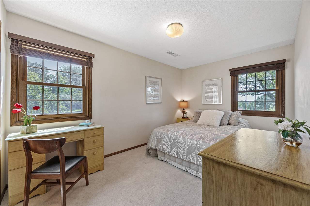 556 Mahaska Court Iowa City IA 52246