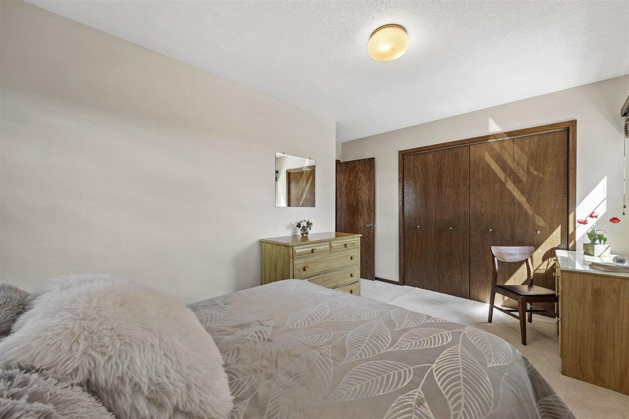 556 Mahaska Court Iowa City IA 52246