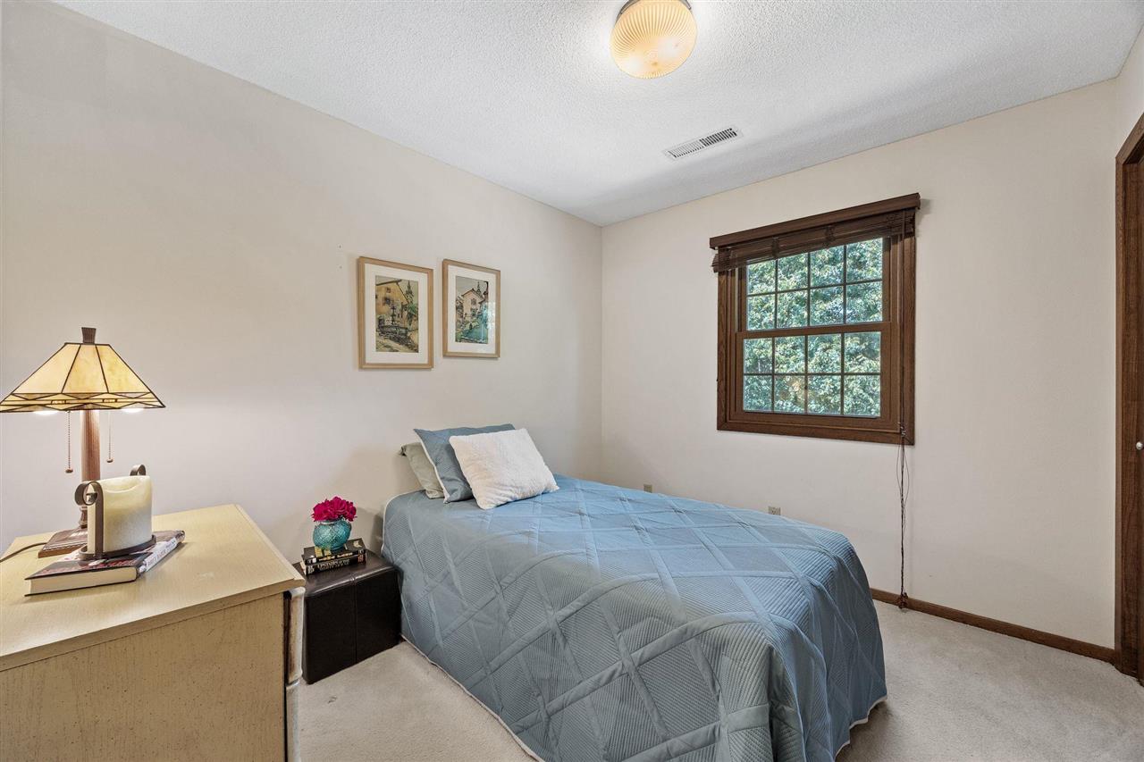 556 Mahaska Court Iowa City IA 52246