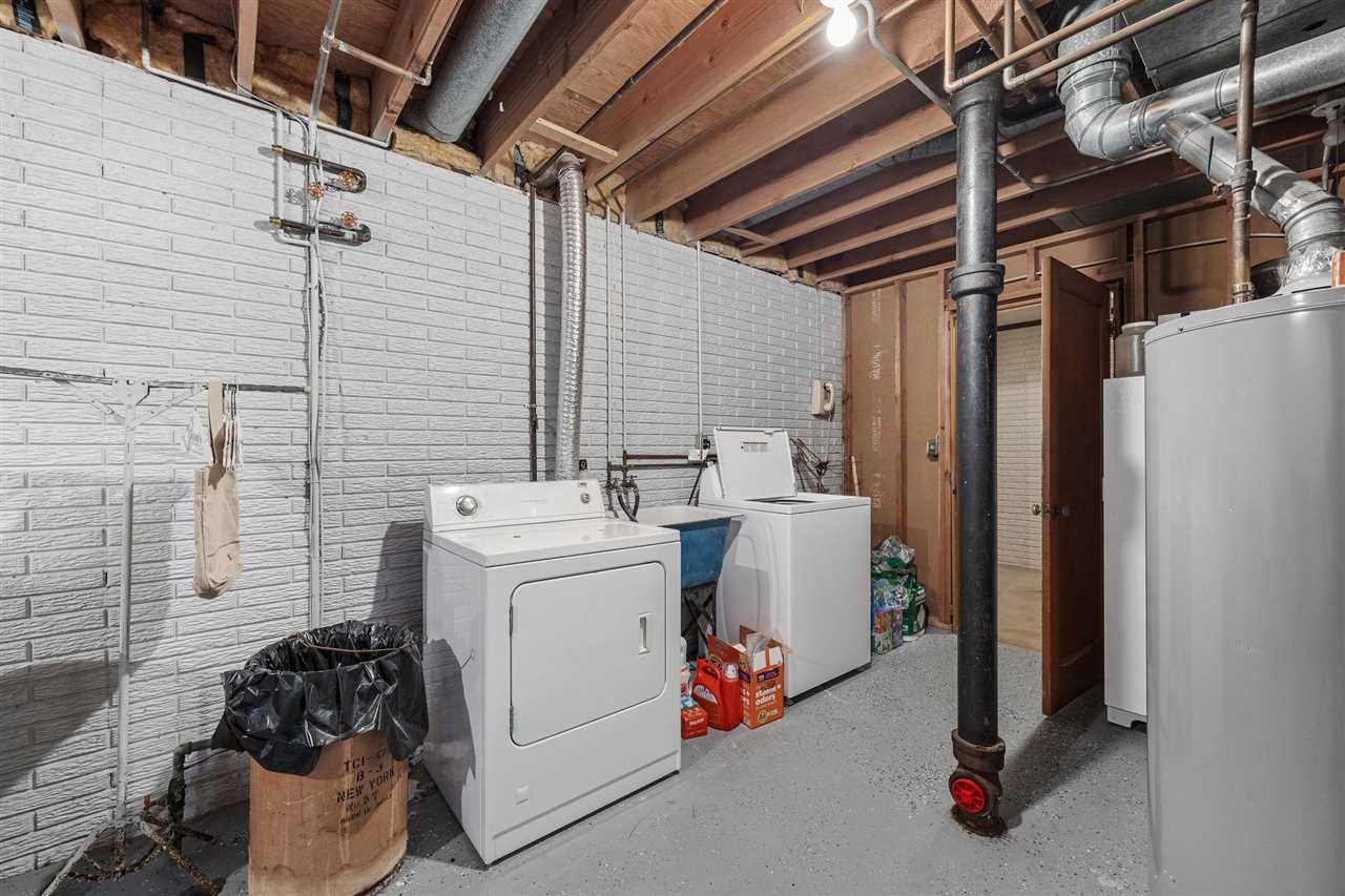 556 Mahaska Court Iowa City IA 52246