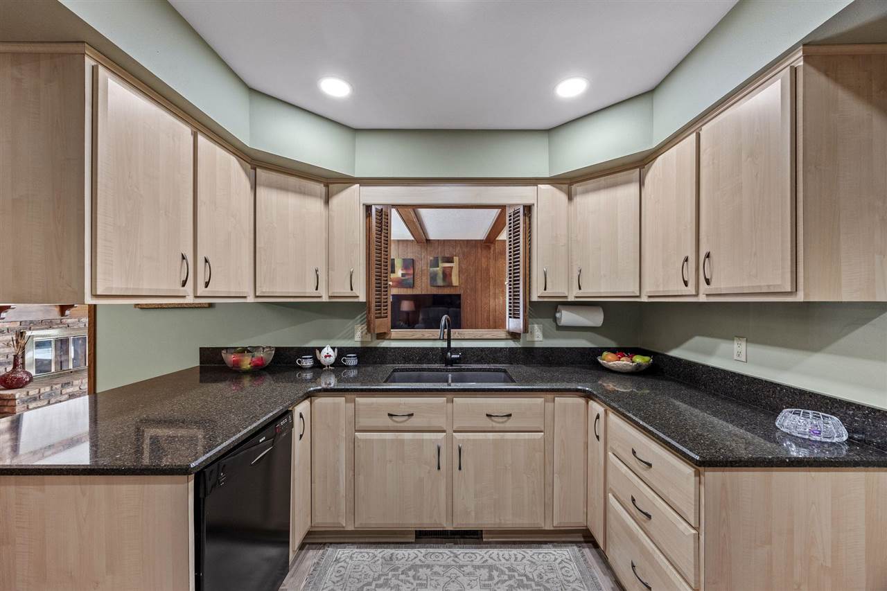 556 Mahaska Court Iowa City IA 52246