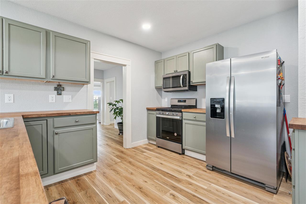 121 Brady Street Hills IA 52235