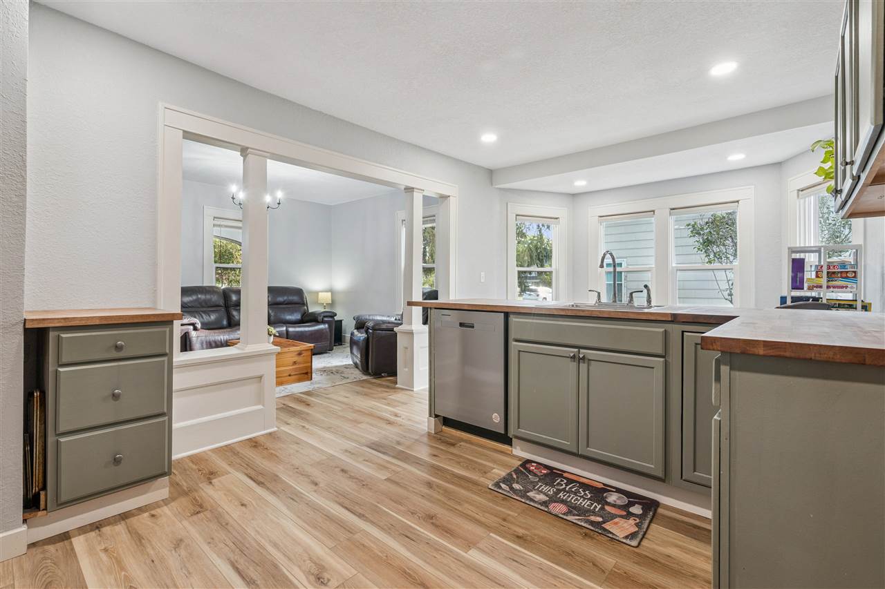 121 Brady Street Hills IA 52235