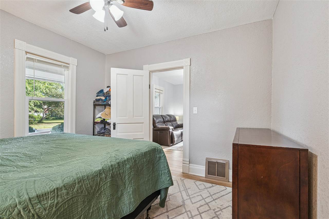 121 Brady Street Hills IA 52235