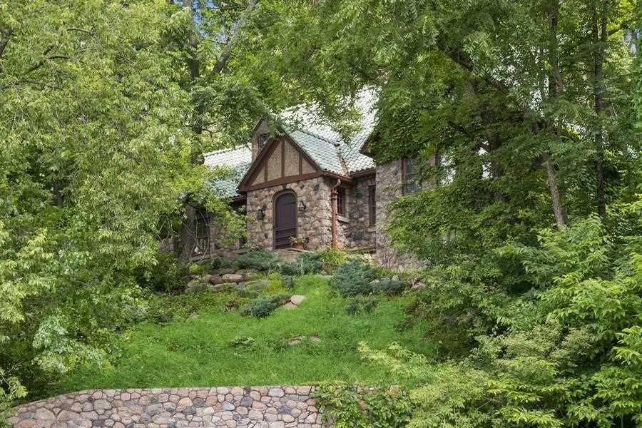 1818 N Dubuque Street Iowa City IA 52245