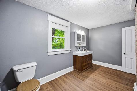 1059 210th Nichols IA 52766