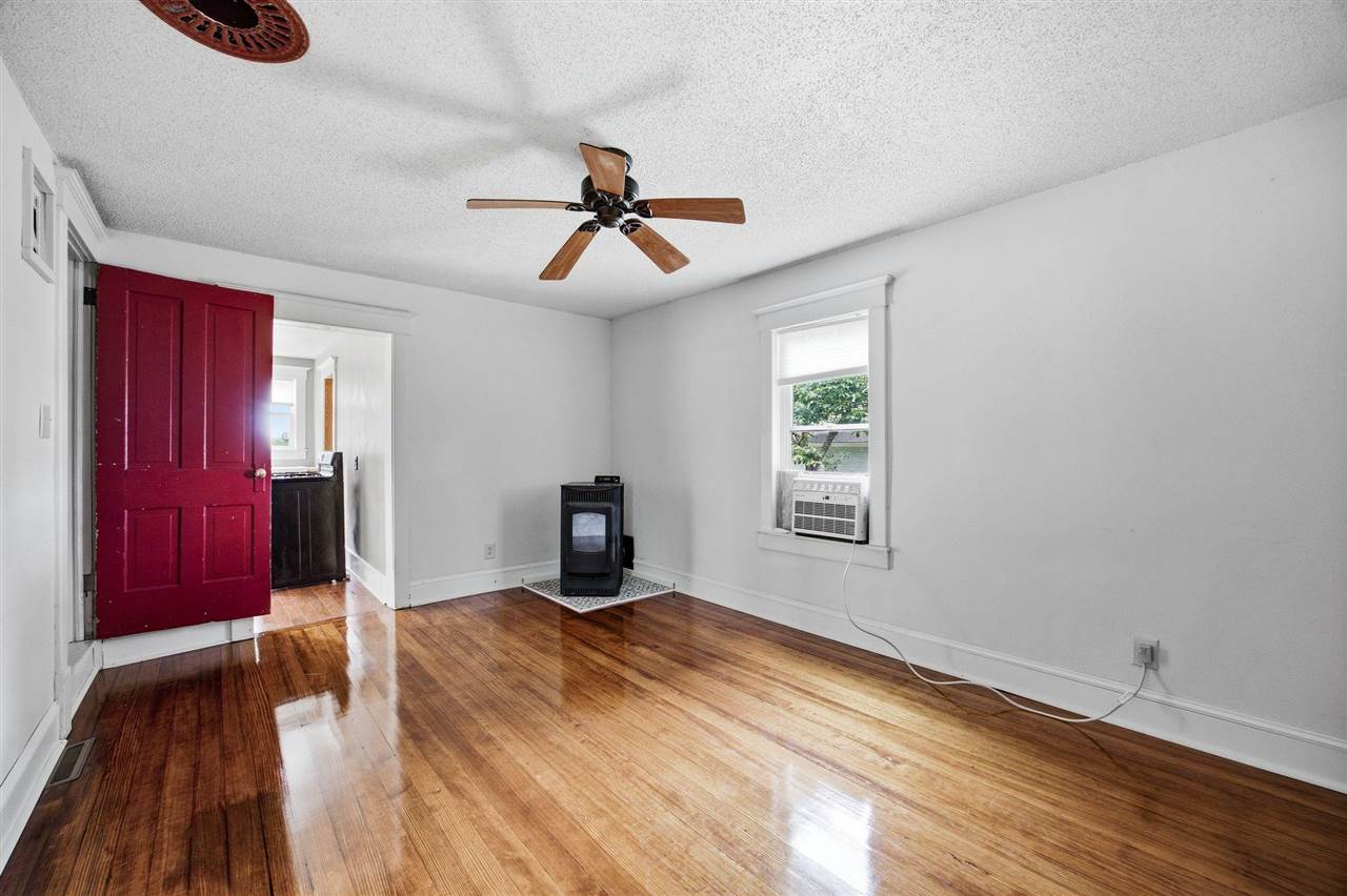 1059 210th Nichols IA 52766