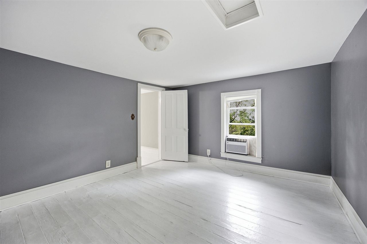 1059 210th Nichols IA 52766