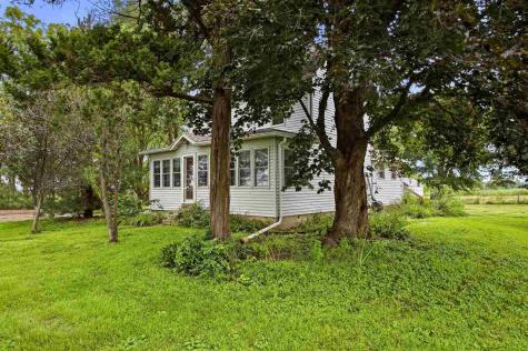 1059 210th Nichols IA 52766