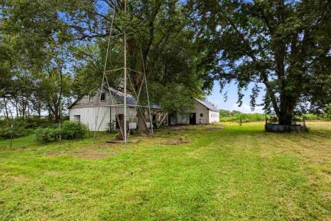 1059 210th Nichols IA 52766