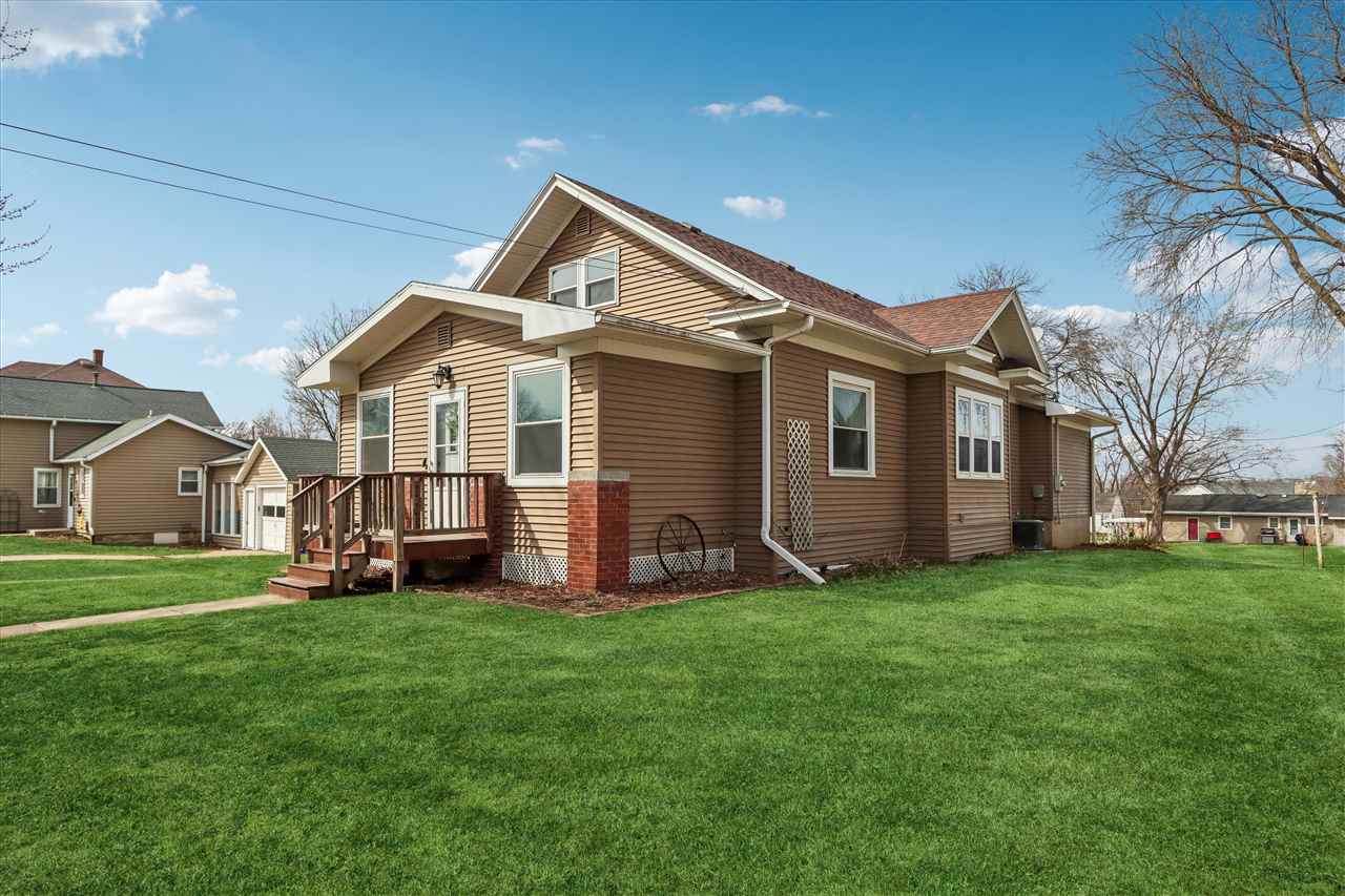 204 W Maple Street Williamsburg IA 52361