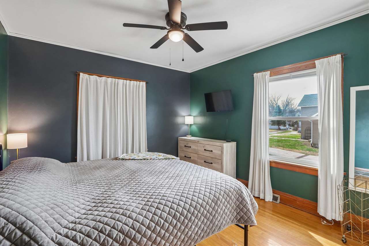 204 W Maple Street Williamsburg IA 52361