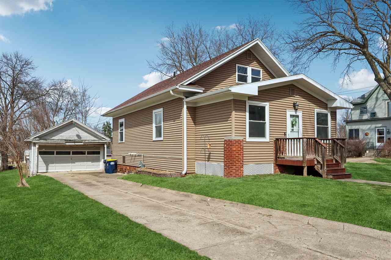 204 W Maple Street Williamsburg IA 52361