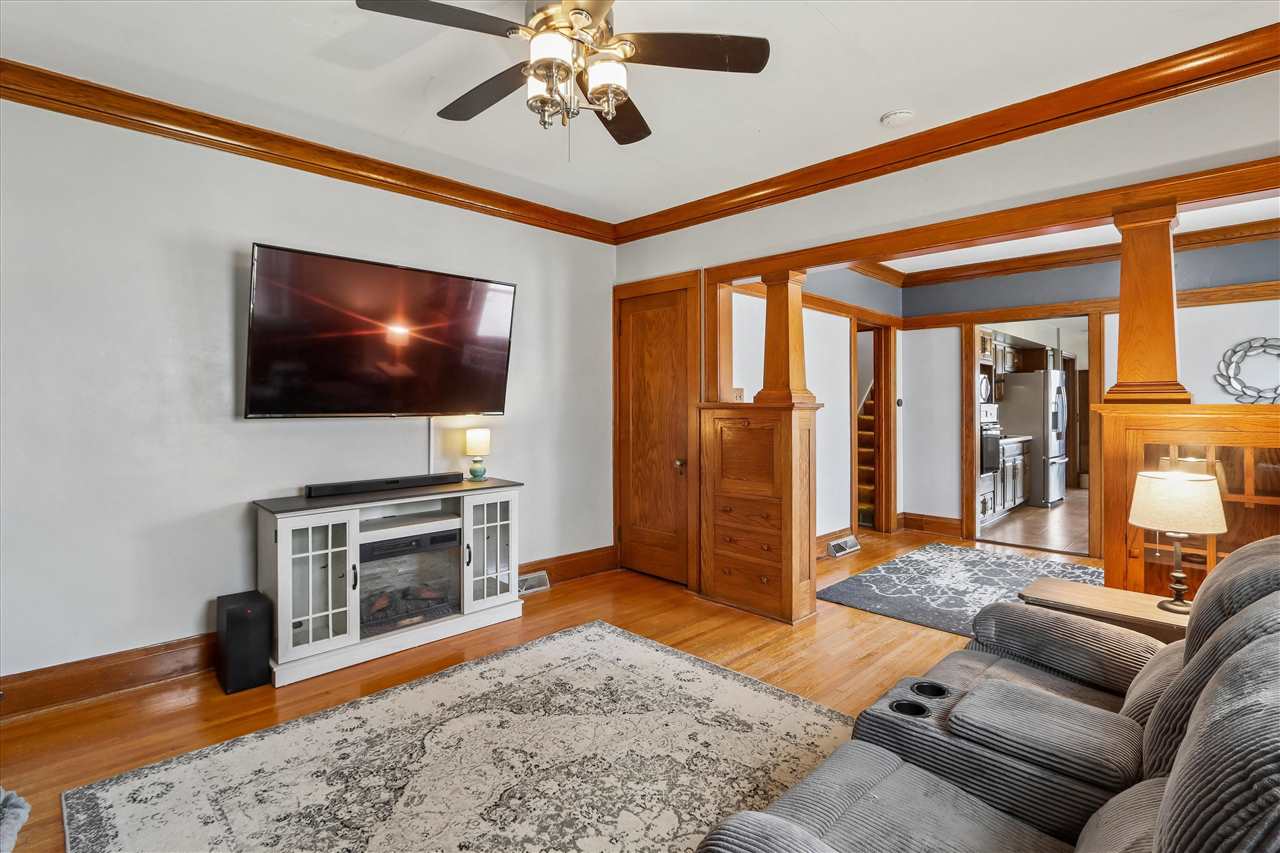204 W Maple Street Williamsburg IA 52361