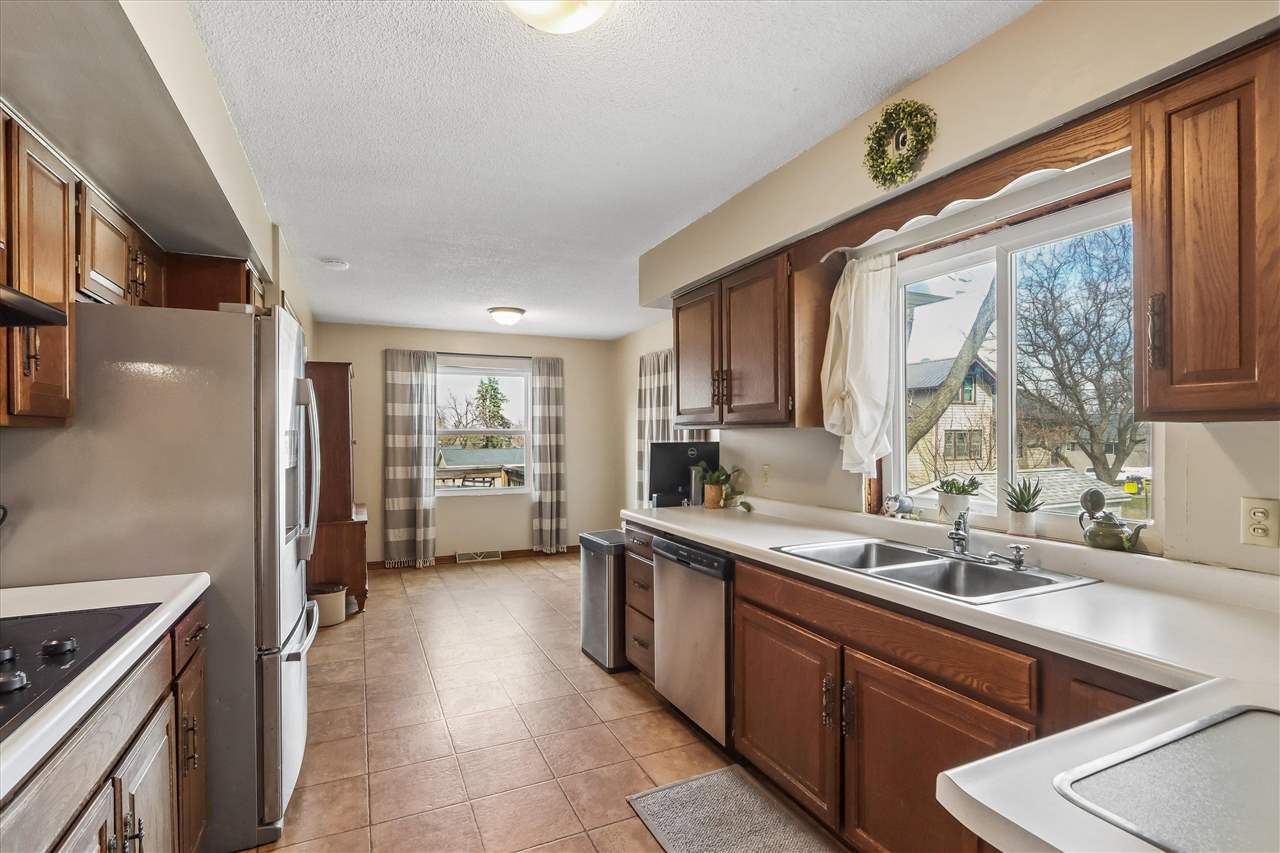 204 W Maple Street Williamsburg IA 52361