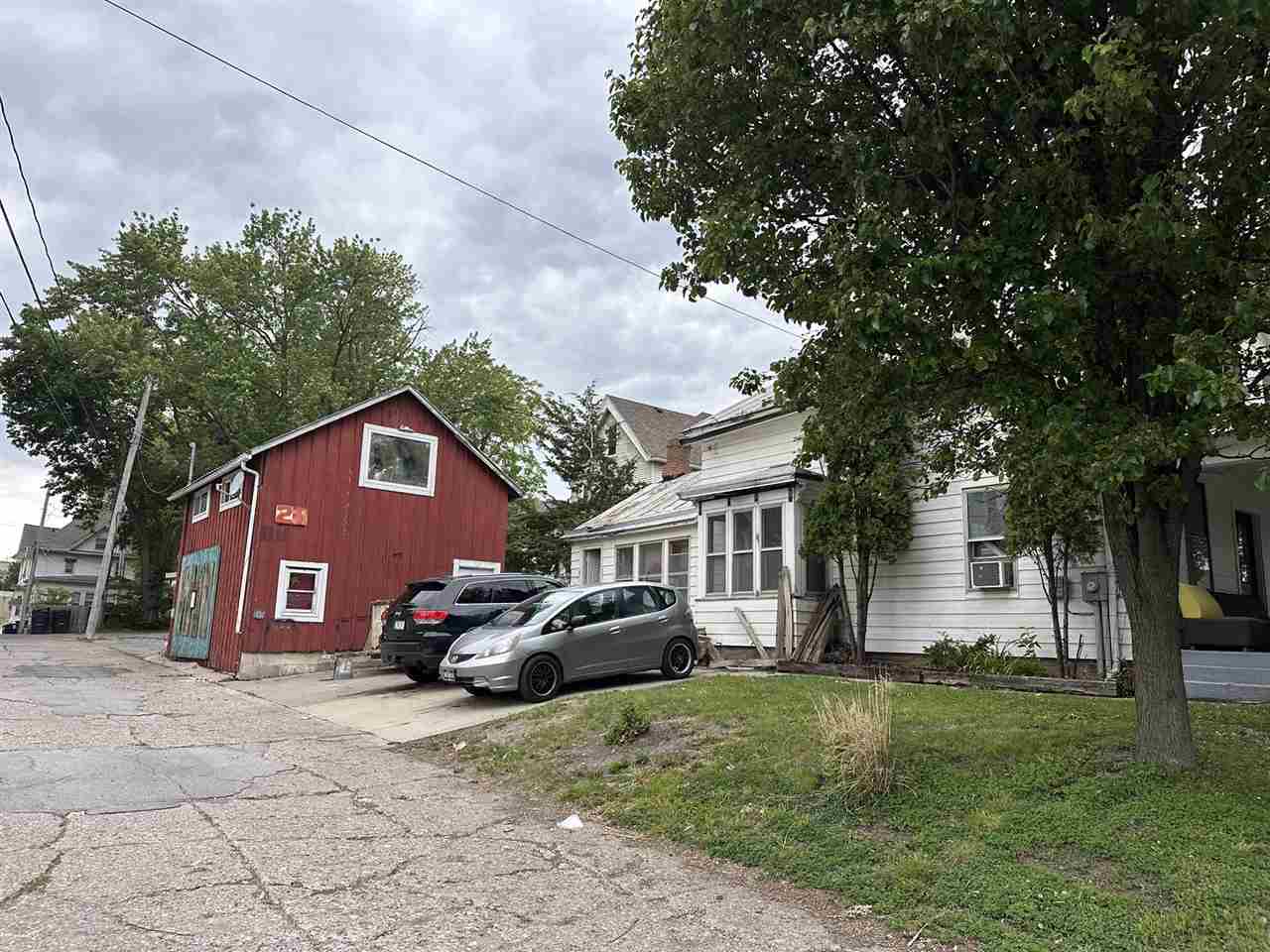 25 N Van Buren Iowa City IA 52245