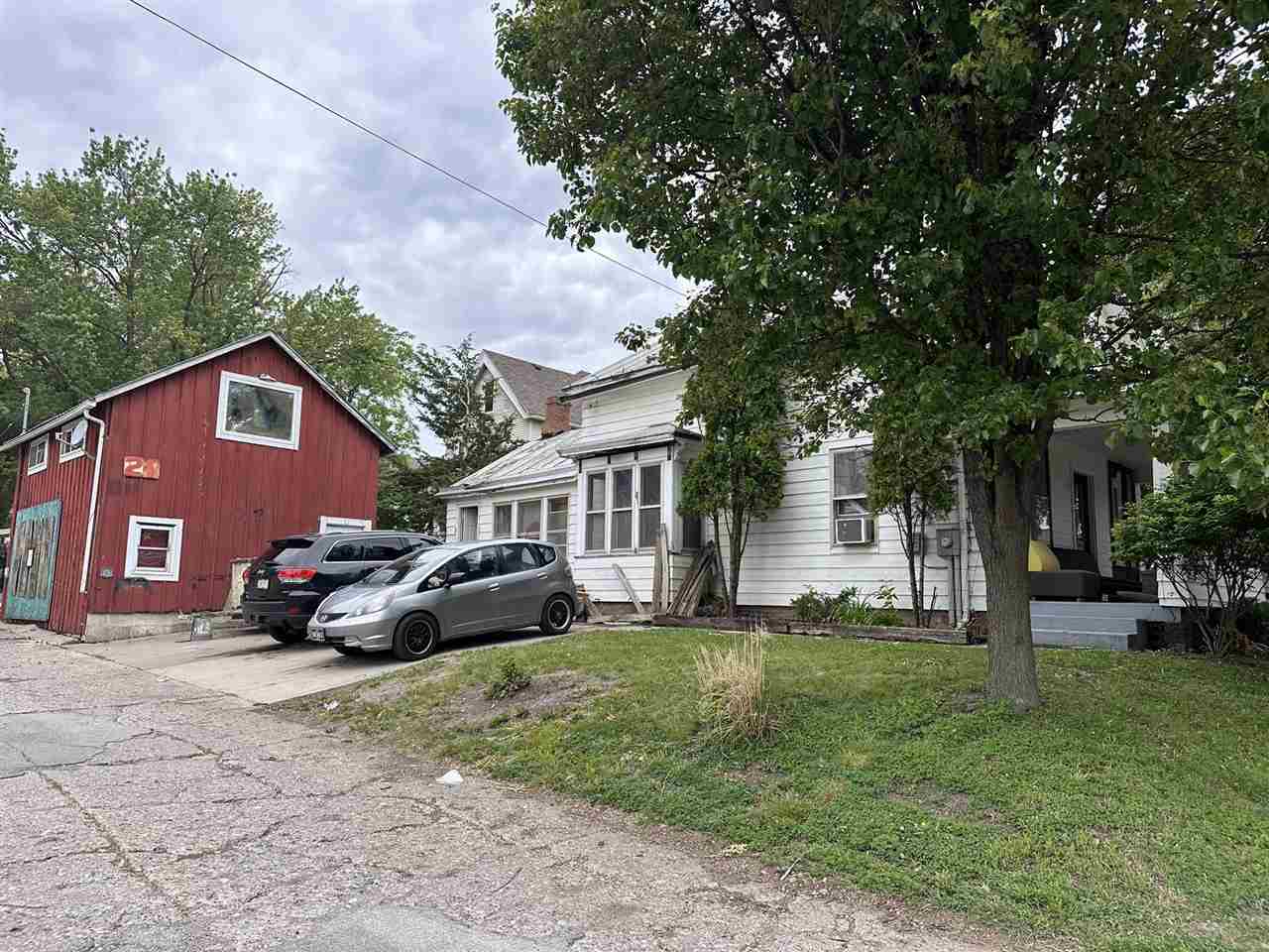 25 N Van Buren Iowa City IA 52245