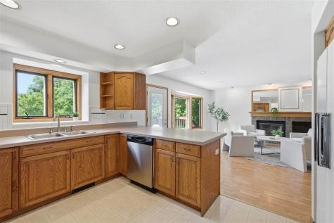1935 Flanigan Court Iowa City IA 52246