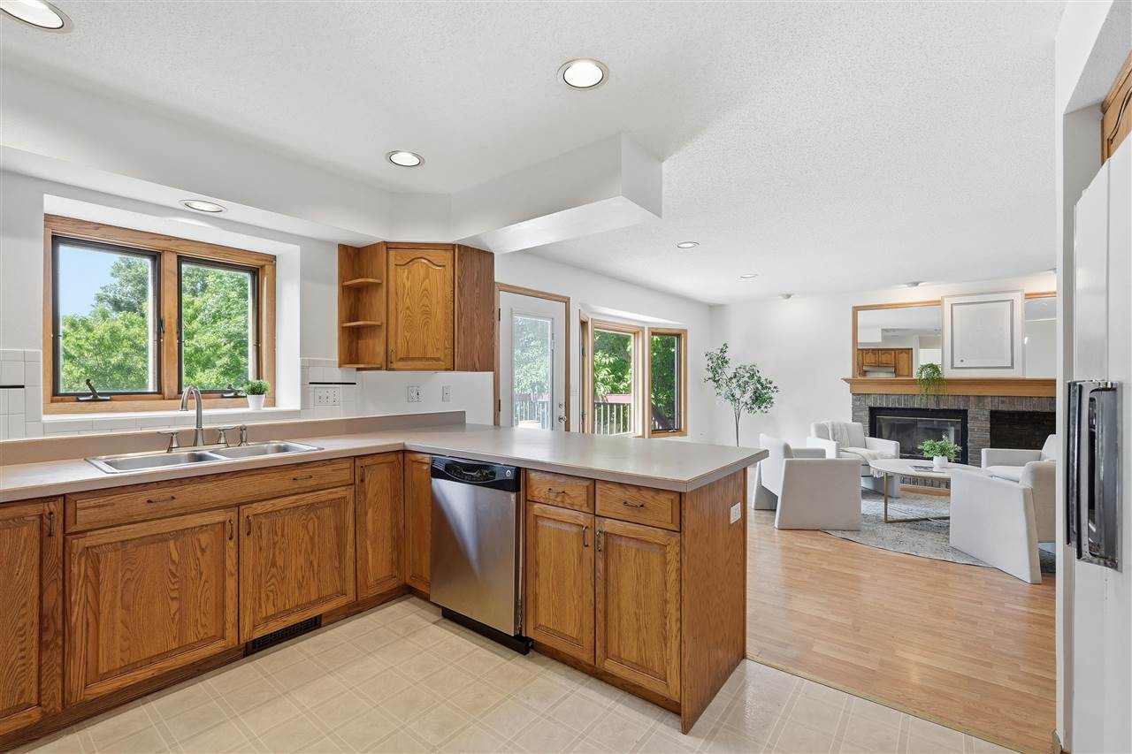 1935 Flanigan Court Iowa City IA 52246