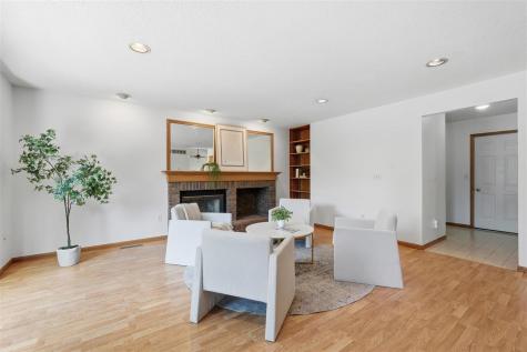 1935 Flanigan Court Iowa City IA 52246
