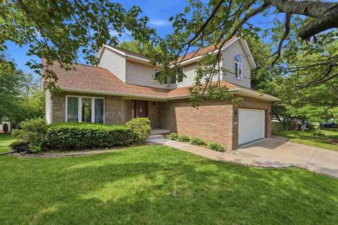 1935 Flanigan Court Iowa City IA 52246