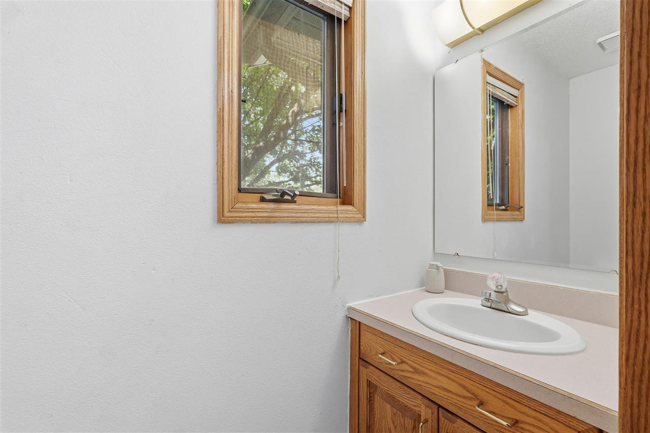 1935 Flanigan Court Iowa City IA 52246