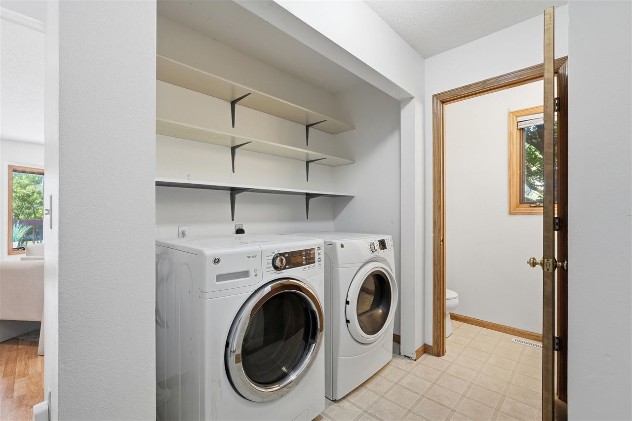 1935 Flanigan Court Iowa City IA 52246