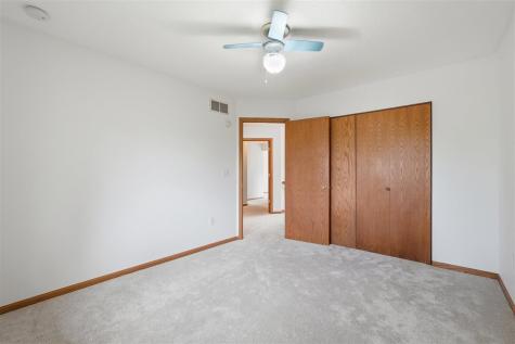 1935 Flanigan Court Iowa City IA 52246