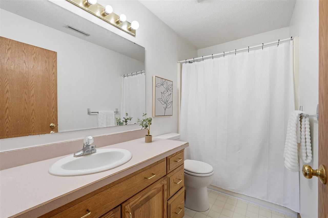 1935 Flanigan Court Iowa City IA 52246