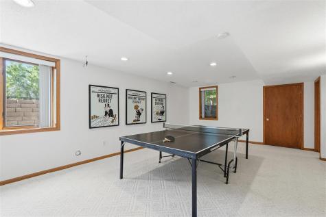 1935 Flanigan Court Iowa City IA 52246