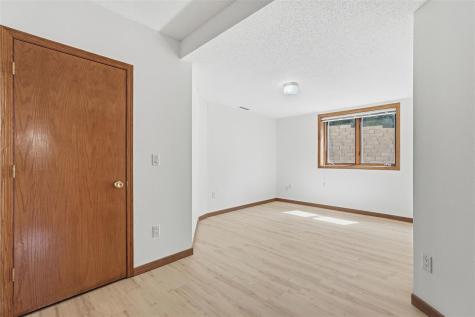 1935 Flanigan Court Iowa City IA 52246