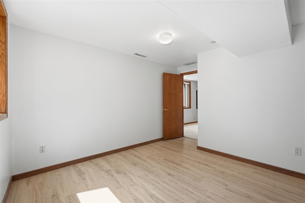 1935 Flanigan Court Iowa City IA 52246