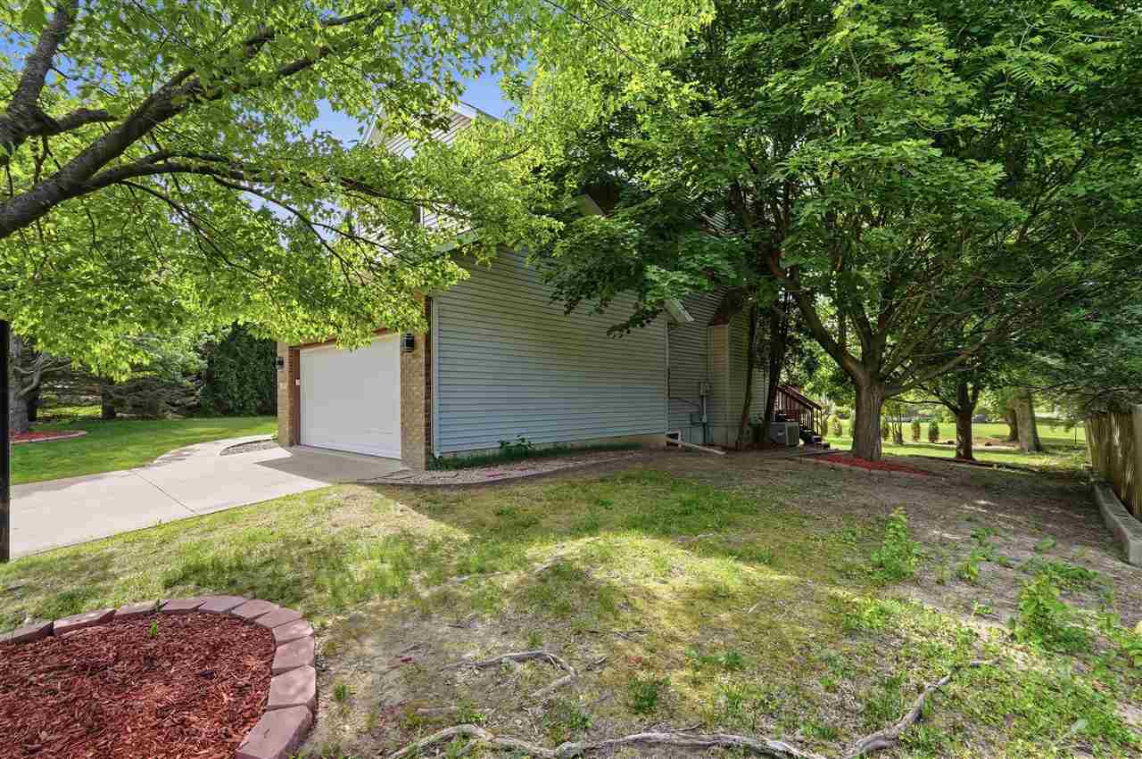 1935 Flanigan Court Iowa City IA 52246