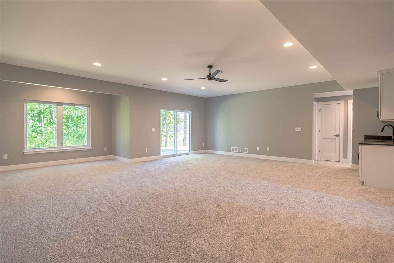 3067 Ridgeview Circle Coralville IA 52241