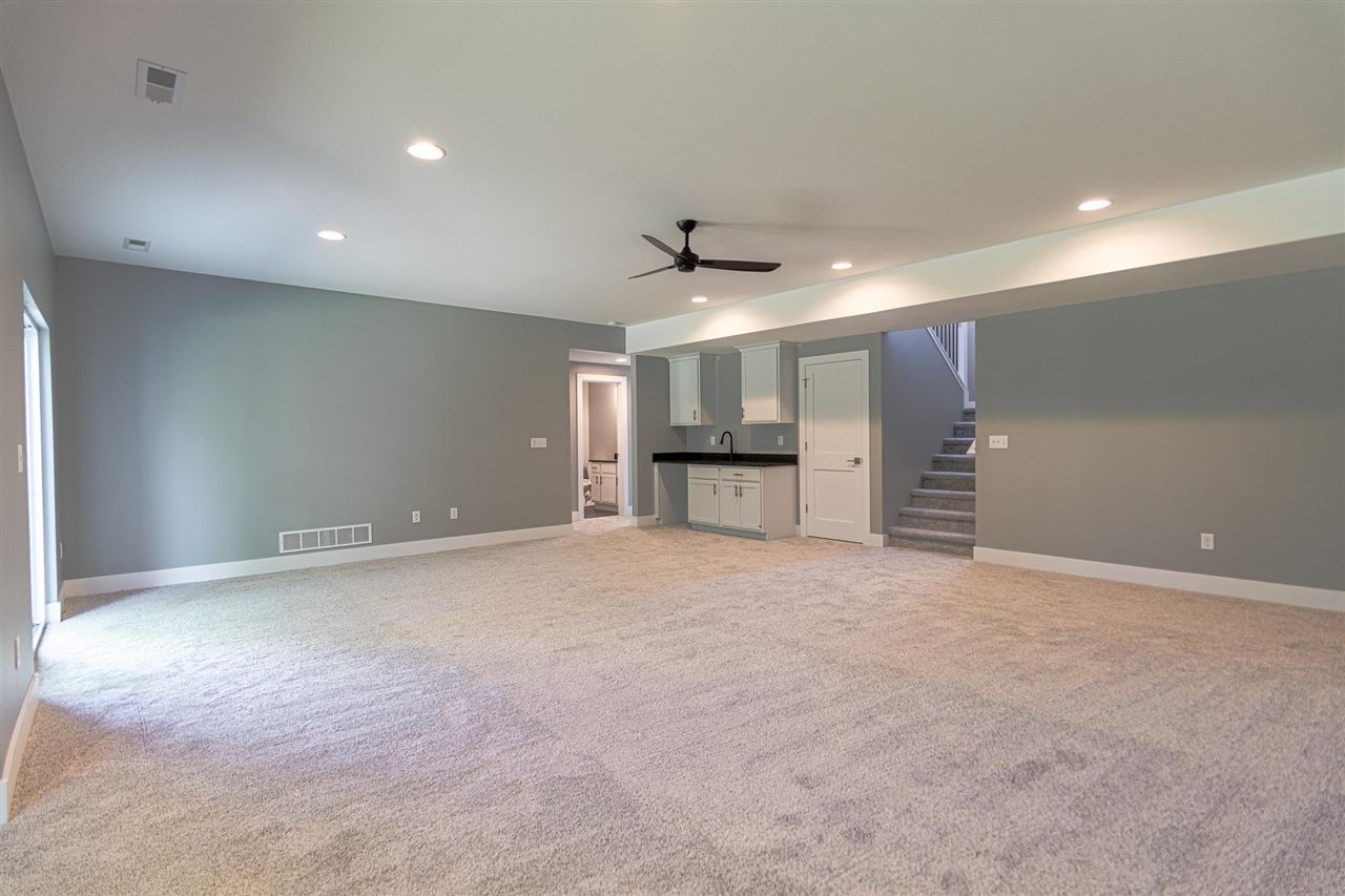 3067 Ridgeview Circle Coralville IA 52241