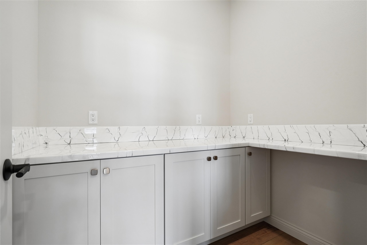 702 Lakeview Court Tiffin IA 52340
