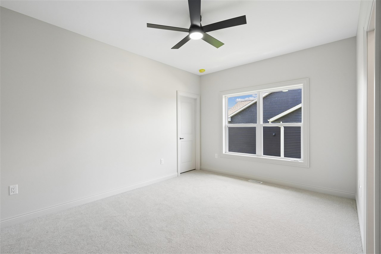 702 Lakeview Court Tiffin IA 52340