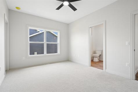 702 Lakeview Court Tiffin IA 52340